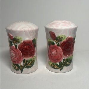 Ceramic salt and pepper  Red roses